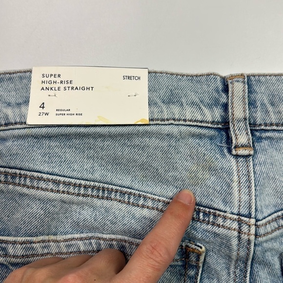 American Eagle Super High Rise Ankle Straight Jeans Size 4 - Picture 12 of 12